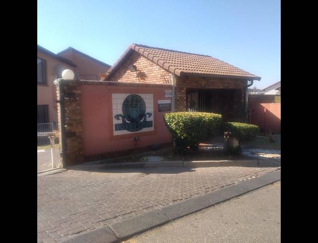 2 BEDROOM DUPLEX FOR SALE IN MONDEOR